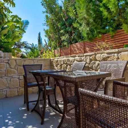 347 Meo - Fantastic Five Bedroom With Private Pool In Peaceful Location, Aphrodite Hills *