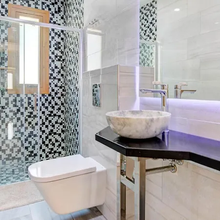 347 Meo - Fantastic Five Bedroom With Private Pool In Peaceful Location, Aphrodite Hills كوكليا