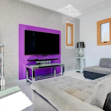 347 Meo - Fantastic Five Bedroom With Private Pool In Peaceful Location, Aphrodite Hills *