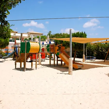 Vila 347 Meo - Fantastic Five Bedroom With Private Pool In Peaceful Location, Aphrodite Hills Kouklia