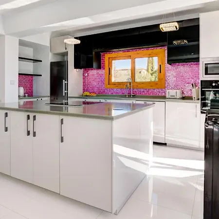 347 Meo - Fantastic Five Bedroom With Private Pool In Peaceful Location, Aphrodite Hills Vila Kouklia