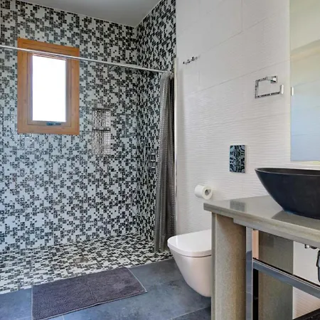 347 Meo - Fantastic Five Bedroom With Private Pool In Peaceful Location, Aphrodite Hills * Kouklia