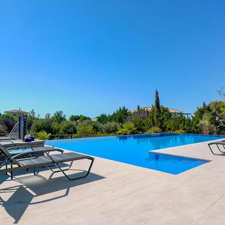 347 Meo - Fantastic Five Bedroom With Private Pool In Peaceful Location, Aphrodite Hills Vila Kouklia