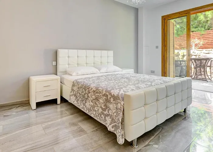 347 Meo - Fantastic Five Bedroom With Private Pool In Peaceful Location, Aphrodite Hills Kouklia