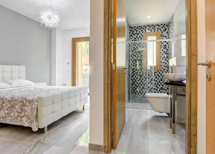 347 Meo - Fantastic Five Bedroom With Private Pool In Peaceful Location, Aphrodite Hills