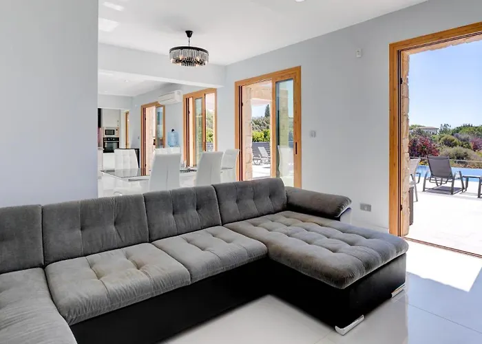 Villa 347 Meo - Fantastic Five Bedroom With Private Pool In Peaceful Location, Aphrodite Hills *