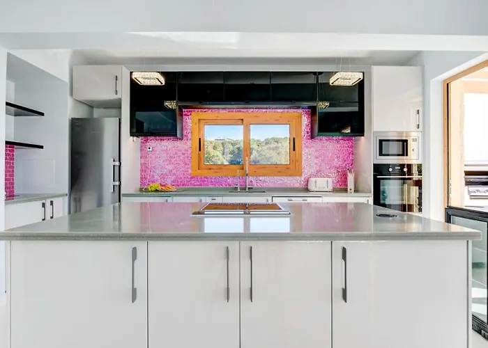 347 Meo - Fantastic Five Bedroom With Private Pool In Peaceful Location, Aphrodite Hills Villa *